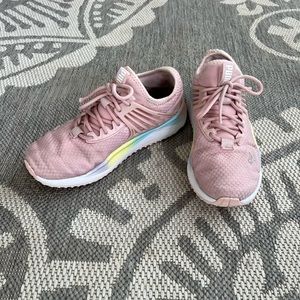 PUMA Girls' Pacer Future Rainbow Running Shoes.  Size 5.5